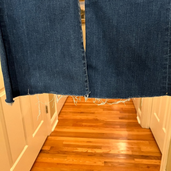 EUC Women's 7 for All Mankind Dojo Wide Leg Frayed Hem Stretch Jeans Size 28 - Picture 6 of 6